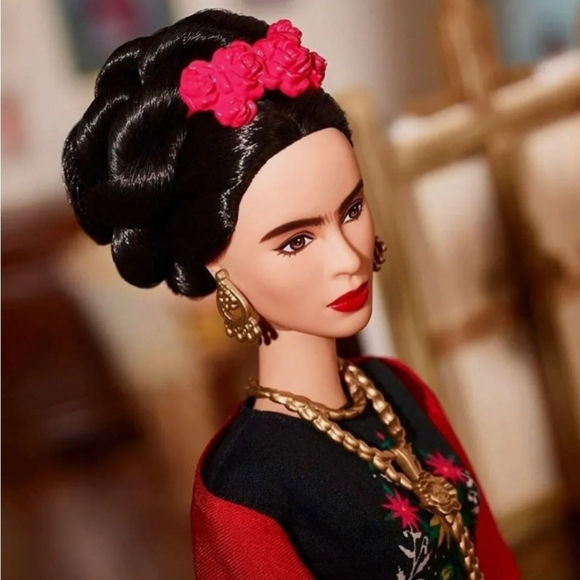 Mattel Frida Kahlo Inspiring Women Barbie - Picture 2 of 6